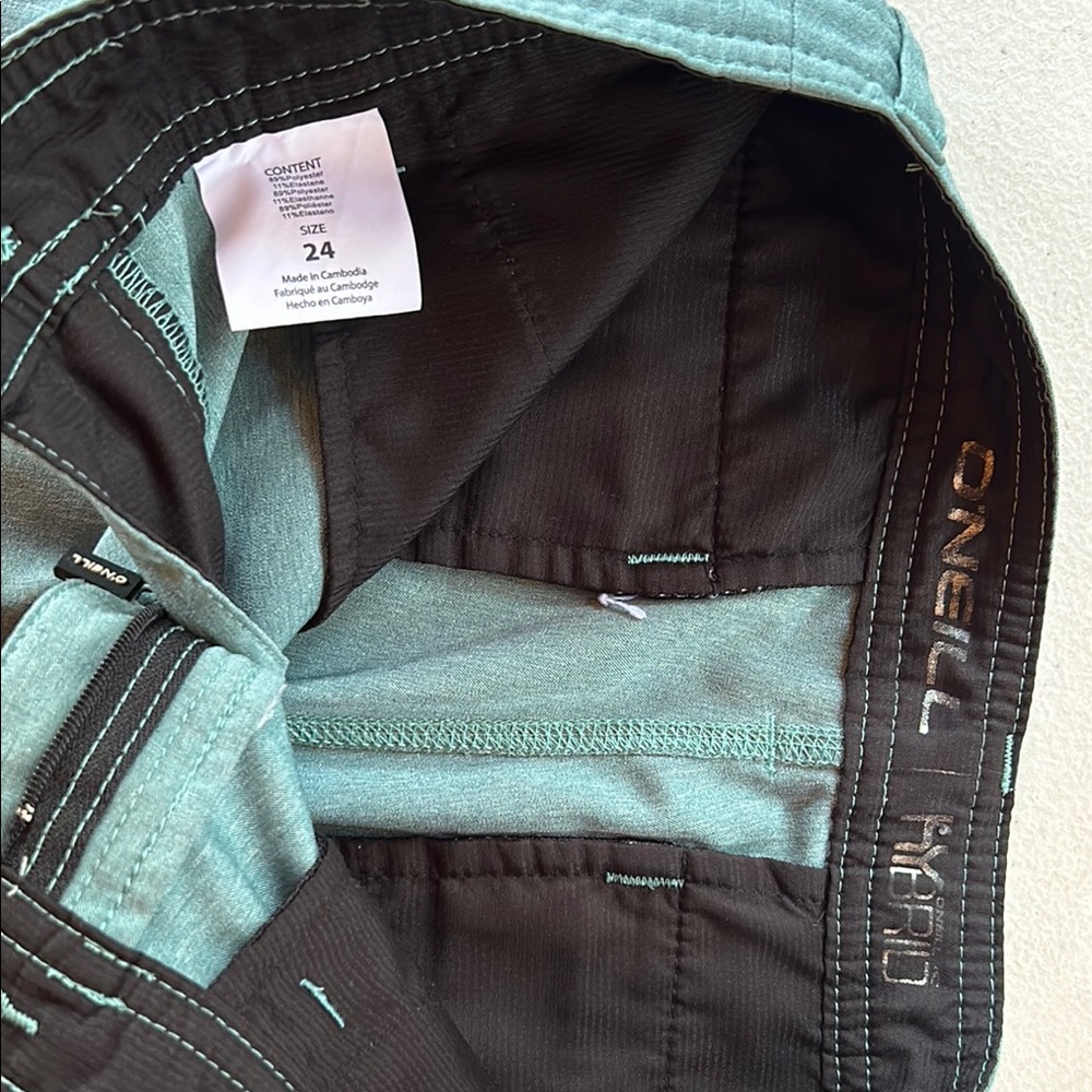 O'Neill/ Hurley Shorts & RVCA T-Shirt Bundle. (24) - Picture 4 of 12